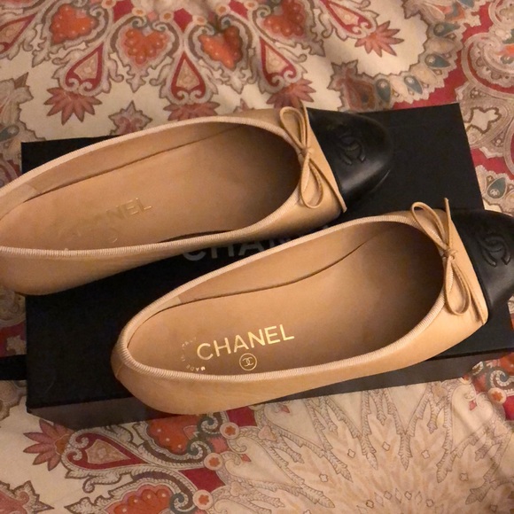 beige/black chanel flats - Picture 3 of 4